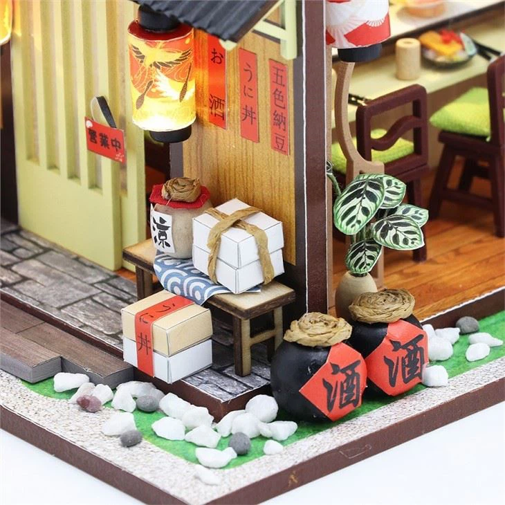 Dollhouse Toy